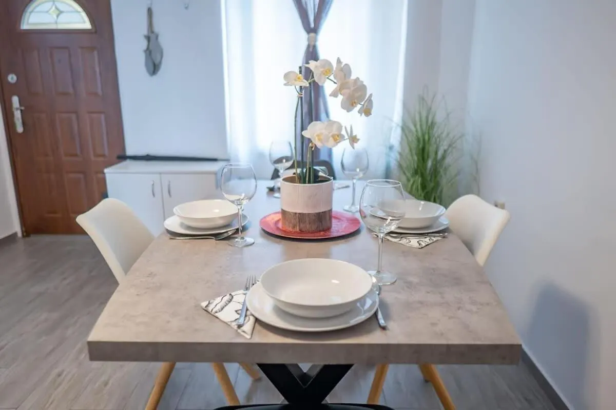 Διαμέρισμα Chic Central Flat With River View Βουδαπέστη