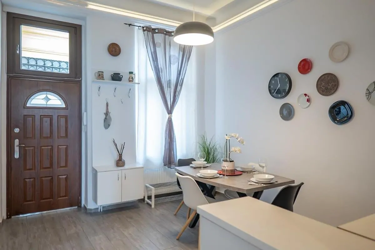 Chic Central Flat With River View Βουδαπέστη Ουγγαρία