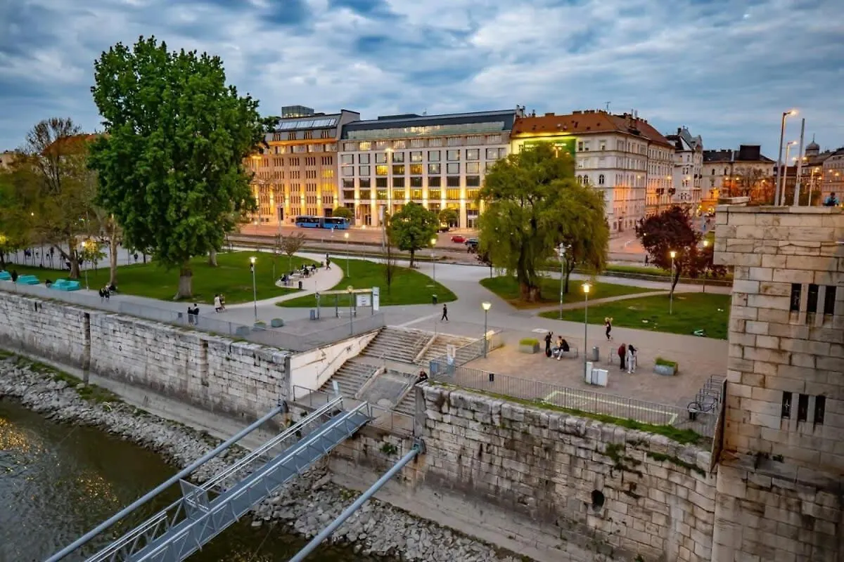 Chic Central Flat With River View Βουδαπέστη