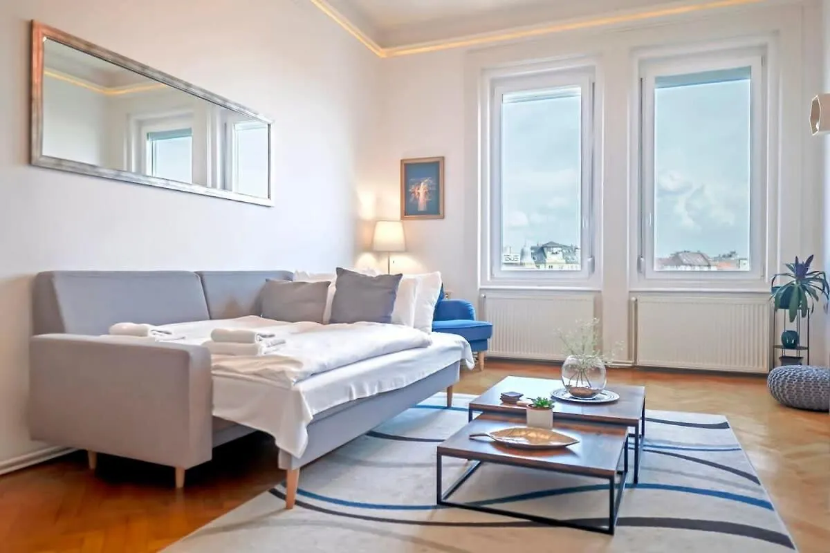Chic Central Flat With River View Βουδαπέστη 0*,